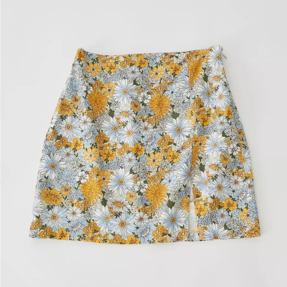 UO Darren Floral Linen Mini Skirt xs